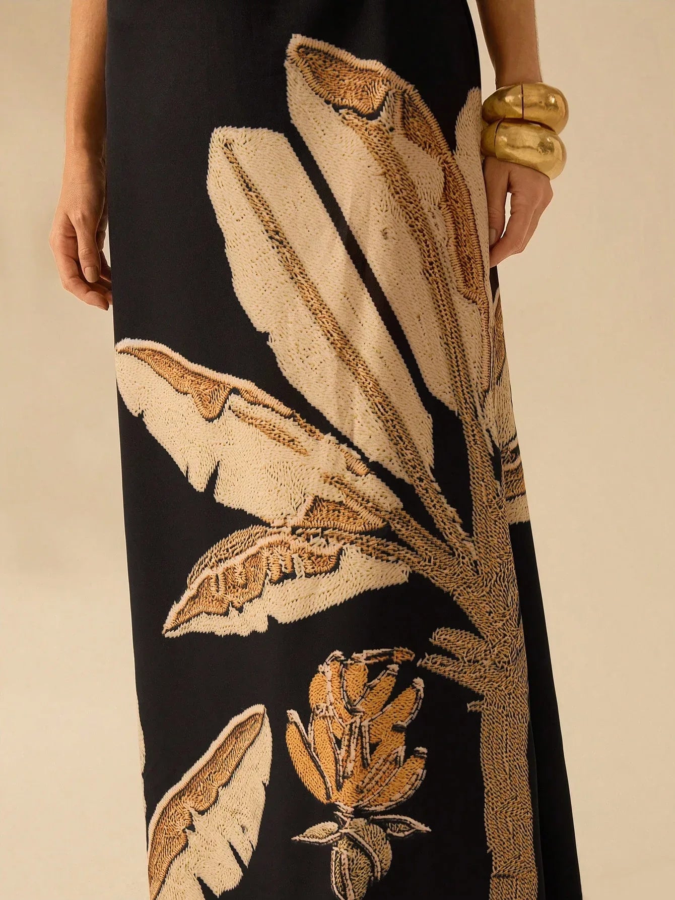 Vestido Feminino Midi Boho Sem Manga Preto Estampa Tropical Amarração Cintura