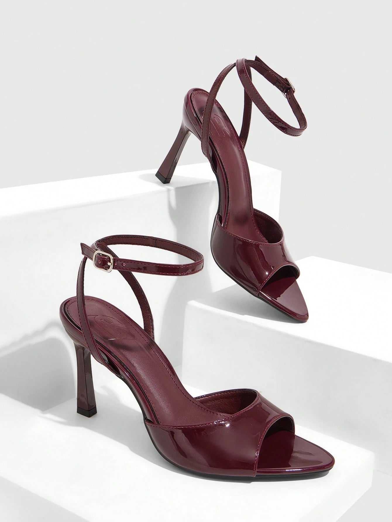 Sandália Feminina Salto Alto Bordô Ajustável Minimalista Casual Confortável