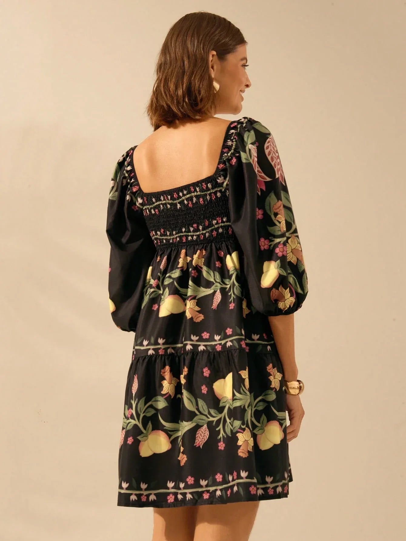Vestido Curto Feminino Preto Floral Manga Bufante Nó Frontal