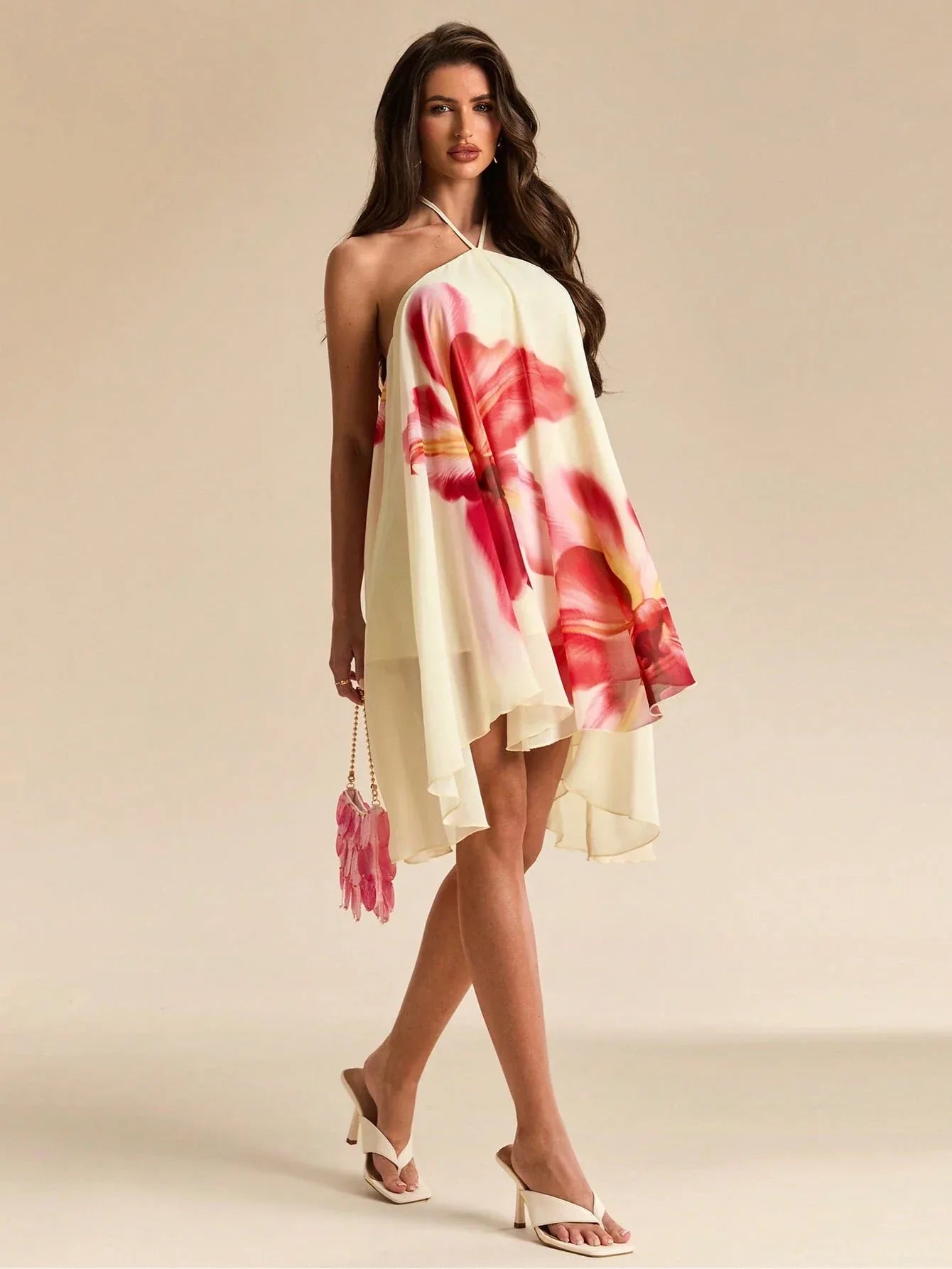 Vestido Curto Feminino Floral Franzido com Amarração Pescoço Vermelho