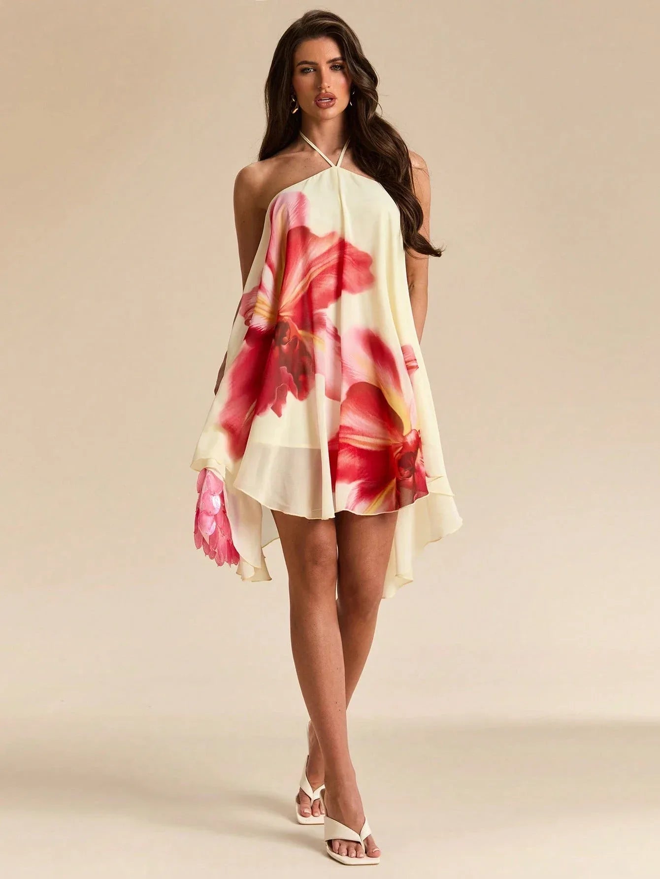 Vestido Curto Feminino Floral Franzido com Amarração Pescoço Vermelho